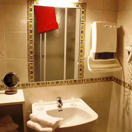 Des Chazes Hotel 3*
